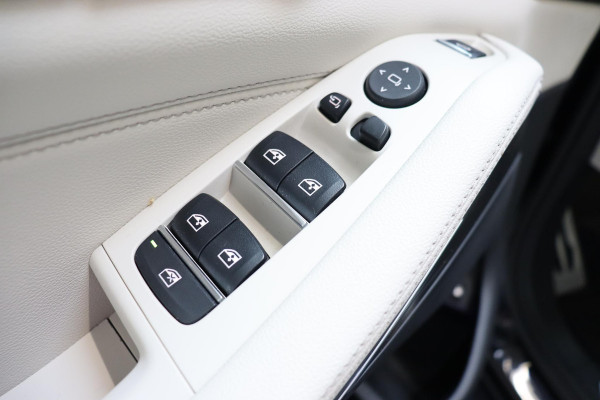 BMW X5 xDrive45e High Executive M Sport Pakket Automaat / Live Cockpit Professional / Head-Up Display / Driving Assistant Professional / Warmtecomfortpakket / Stoelventilatie / Luchtvering / 22 Inch / Panoramadak / M Sportremsysteem / Adaptieve LED-koplamp / Comfortstoelen / Shadow Line