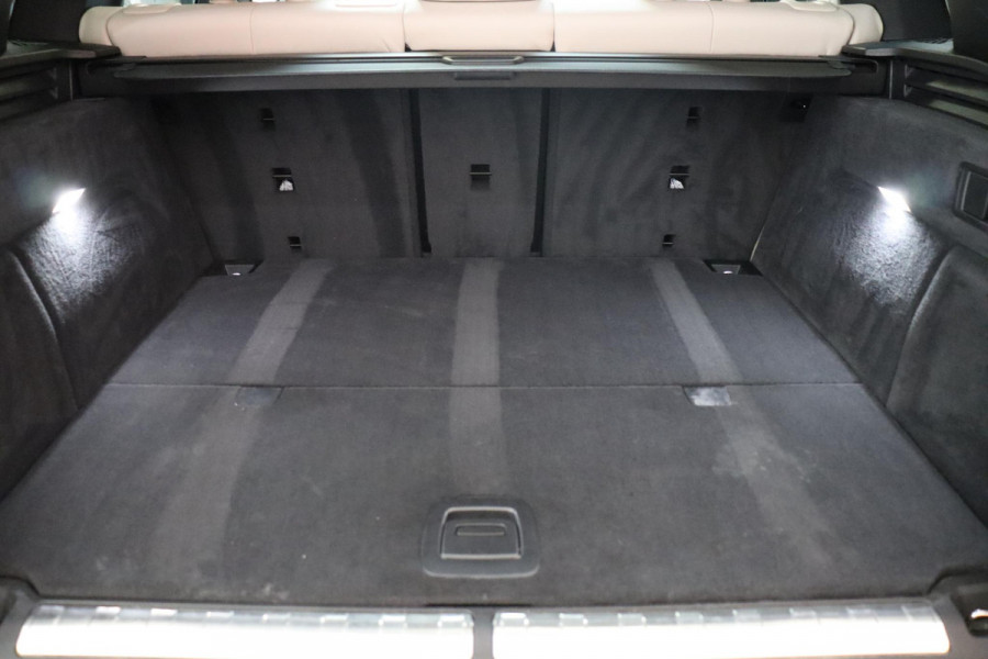 BMW X5 xDrive45e High Executive M Sport Pakket Automaat / Live Cockpit Professional / Head-Up Display / Driving Assistant Professional / Warmtecomfortpakket / Stoelventilatie / Luchtvering / 22 Inch / Panoramadak / M Sportremsysteem / Adaptieve LED-koplamp / Comfortstoelen / Shadow Line