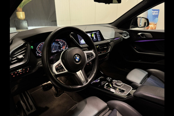 BMW 1-serie 118i M Sport|PANO|135M Pack|VIRTUAL|SFEER||BOMVOL
