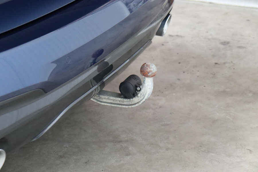 BMW X3 xDrive20i High Executive M Sport Pakket Automaat / Live Cockpit Professional / Driving Assistant Plus / Trekhaak / Adaptieve LED-koplamp / Leder / Hifi / 20 Inch / Stoelverwarming / Achteruitrijcamera / Extra Getint Glas / Shadow Line / DAB / Geluidsisolerende Ruiten