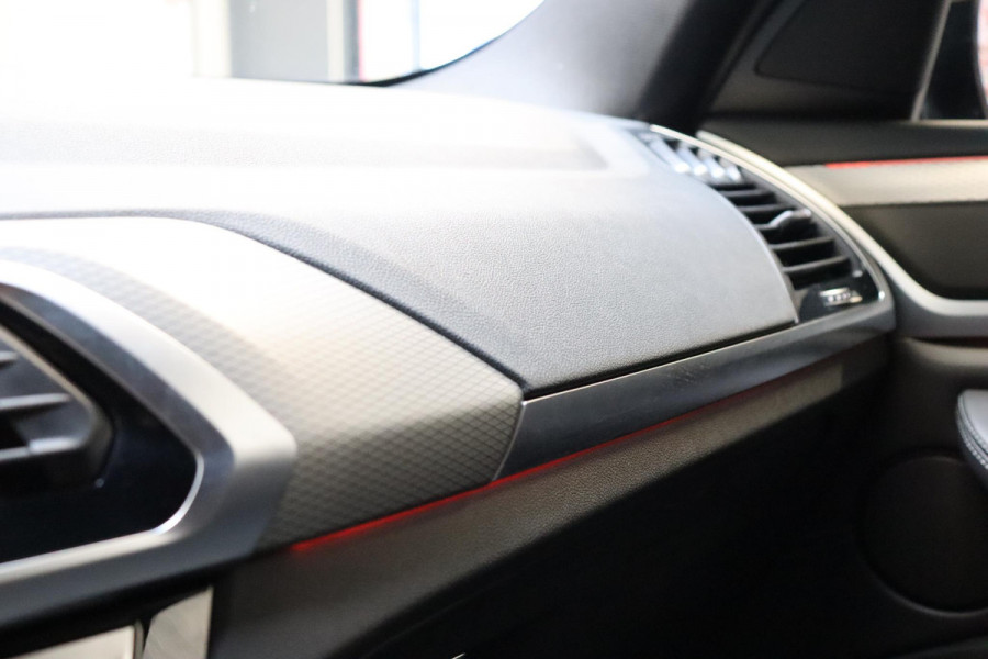 BMW X3 xDrive20i High Executive M Sport Pakket Automaat / Live Cockpit Professional / Driving Assistant Plus / Trekhaak / Adaptieve LED-koplamp / Leder / Hifi / 20 Inch / Stoelverwarming / Achteruitrijcamera / Extra Getint Glas / Shadow Line / DAB / Geluidsisolerende Ruiten
