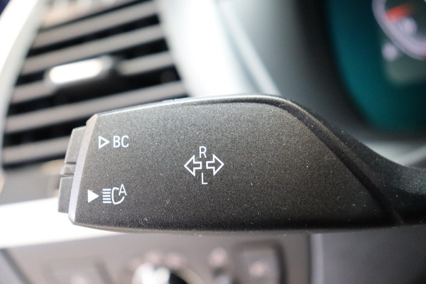 BMW X3 xDrive20i High Executive M Sport Pakket Automaat / Live Cockpit Professional / Driving Assistant Plus / Trekhaak / Adaptieve LED-koplamp / Leder / Hifi / 20 Inch / Stoelverwarming / Achteruitrijcamera / Extra Getint Glas / Shadow Line / DAB / Geluidsisolerende Ruiten