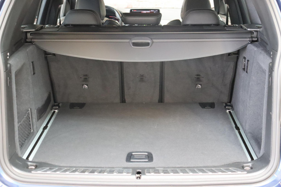 BMW X3 xDrive20i High Executive M Sport Pakket Automaat / Live Cockpit Professional / Driving Assistant Plus / Trekhaak / Adaptieve LED-koplamp / Leder / Hifi / 20 Inch / Stoelverwarming / Achteruitrijcamera / Extra Getint Glas / Shadow Line / DAB / Geluidsisolerende Ruiten
