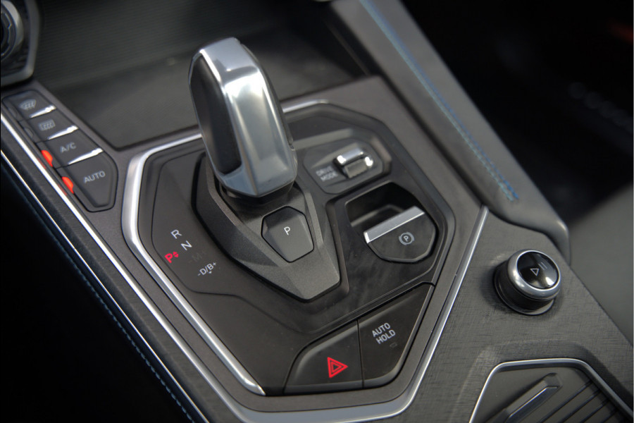 Lynk & Co 01 1.5 | Panoramadak | Stoelverwarming | Keyless | Apple Carplay | Adaptive Cruise Control | Infinity | Navigatie | Camera | Parkeersensoren