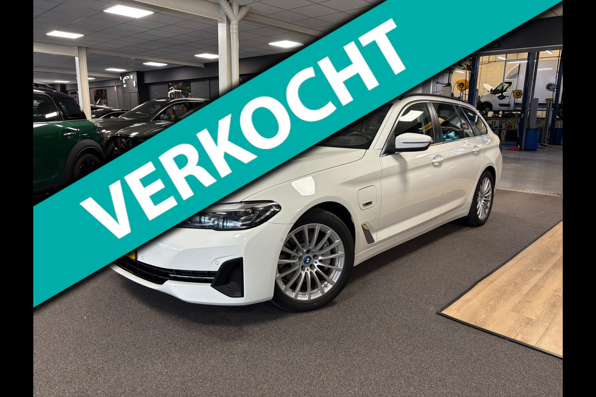 BMW 5 Serie Touring 520e Business Edition Plus / leder /camera / panorama-dak / head-up