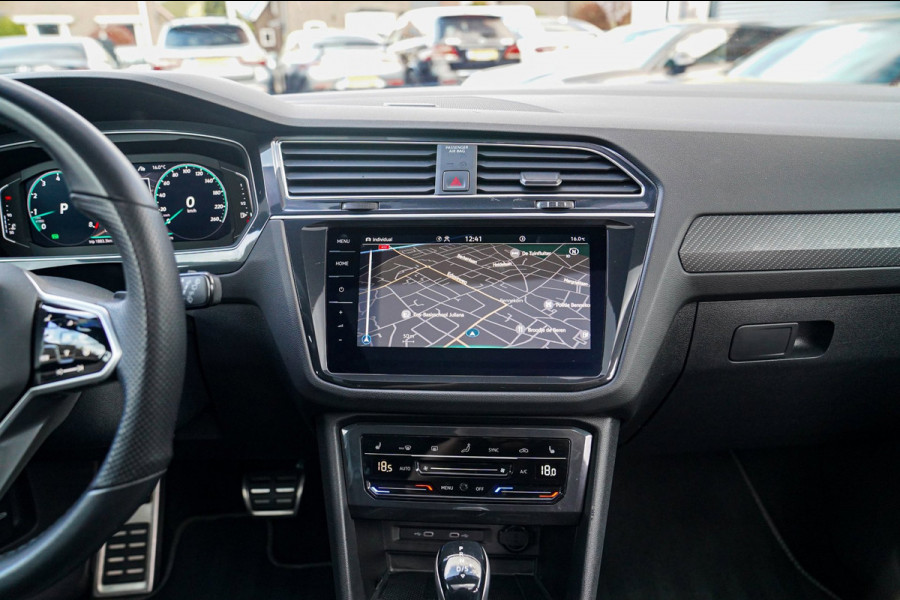 Volkswagen Tiguan 1.5 TSI R-line | FACELIFT Model 2021 | IQ Light | Stuurwielverwarming | 360 Camera| Achterbankverwarming |