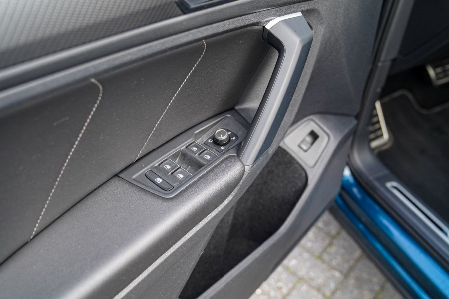 Volkswagen Tiguan 1.5 TSI R-line | FACELIFT Model 2021 | IQ Light | Stuurwielverwarming | 360 Camera| Achterbankverwarming |