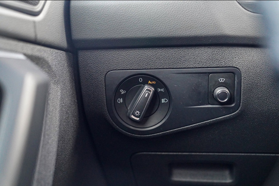 Volkswagen Tiguan 1.5 TSI R-line | FACELIFT Model 2021 | IQ Light | Stuurwielverwarming | 360 Camera| Achterbankverwarming |