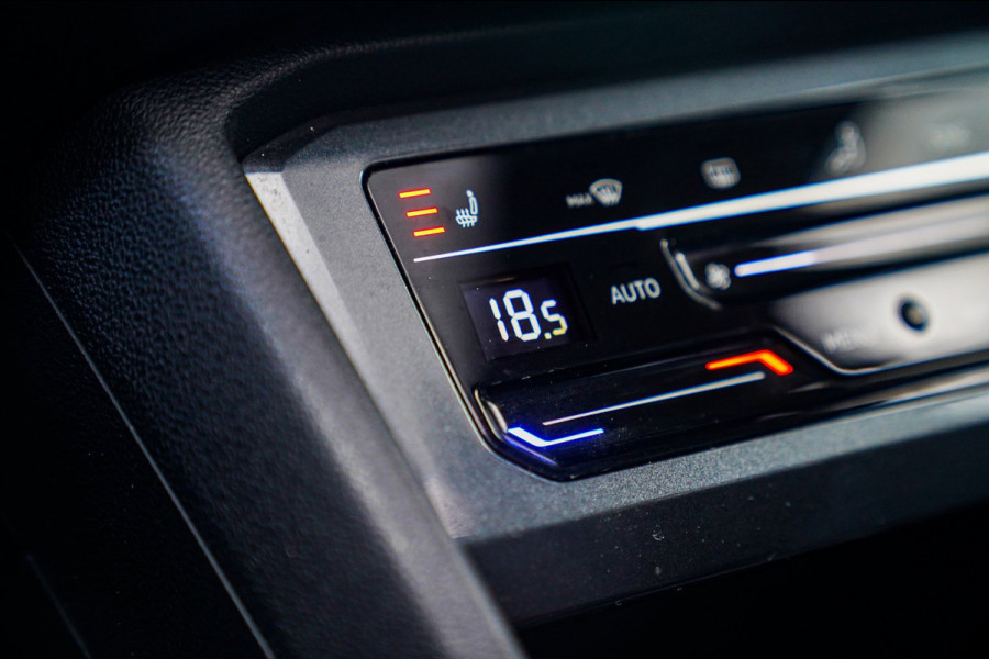 Volkswagen Tiguan 1.5 TSI R-line | FACELIFT Model 2021 | IQ Light | Stuurwielverwarming | 360 Camera| Achterbankverwarming |