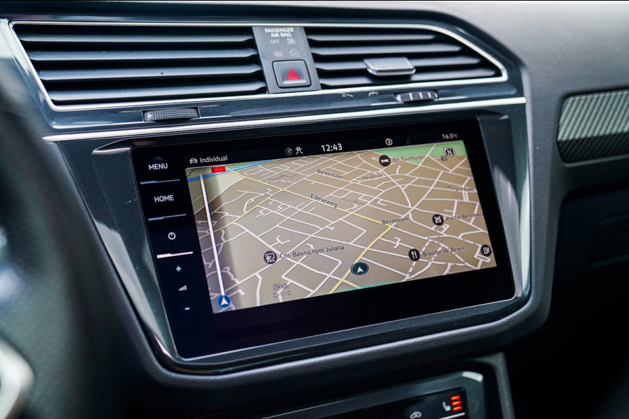 Volkswagen Tiguan 1.5 TSI R-line | FACELIFT Model 2021 | IQ Light | Stuurwielverwarming | 360 Camera| Achterbankverwarming |