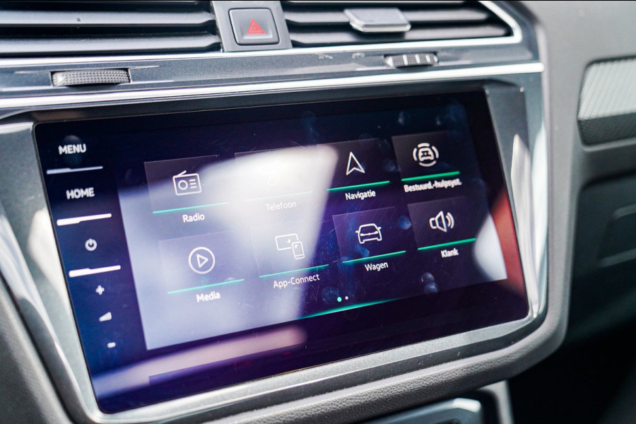 Volkswagen Tiguan 1.5 TSI R-line | FACELIFT Model 2021 | IQ Light | Stuurwielverwarming | 360 Camera| Achterbankverwarming |