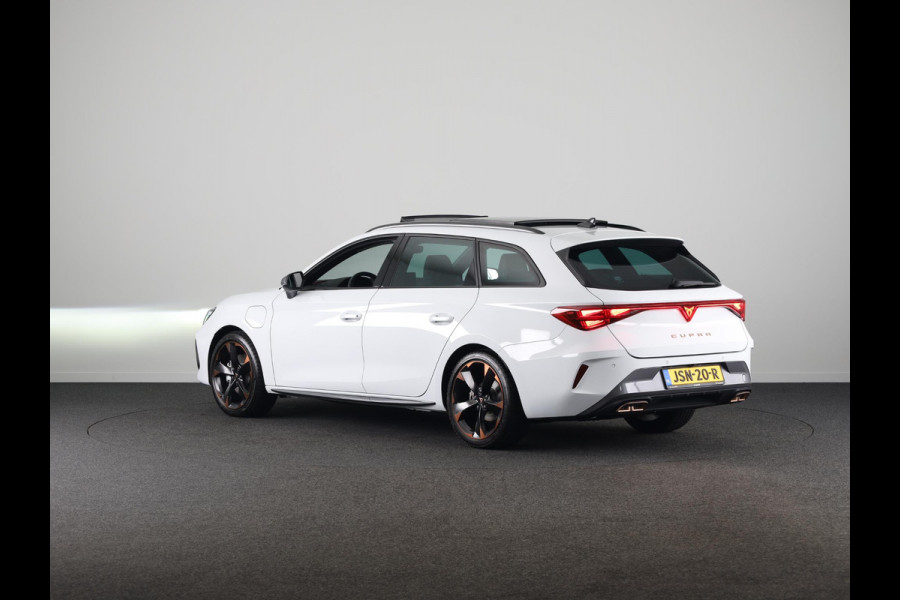 CUPRA Leon Sportstourer 1.5 TSI e-Hybrid Business 204PK | Panoramadak | Sennheiser | 19 Inch | Achteruitrijcamera |