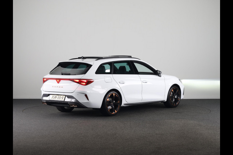 CUPRA Leon Sportstourer 1.5 TSI e-Hybrid Business 204PK | Panoramadak | Sennheiser | 19 Inch | Achteruitrijcamera |