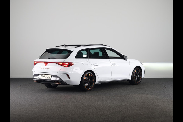 CUPRA Leon Sportstourer 1.5 TSI e-Hybrid Business 204PK | Panoramadak | Sennheiser | 19 Inch | Achteruitrijcamera |