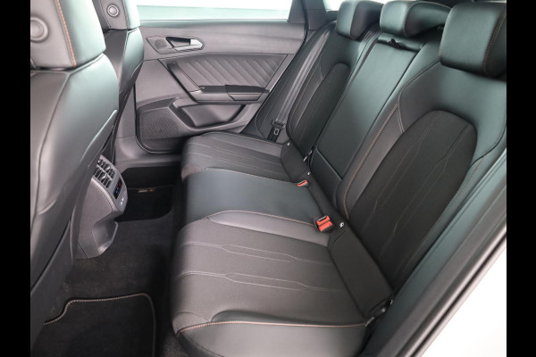 CUPRA Leon Sportstourer 1.5 TSI e-Hybrid Business 204PK | Panoramadak | Sennheiser | 19 Inch | Achteruitrijcamera |