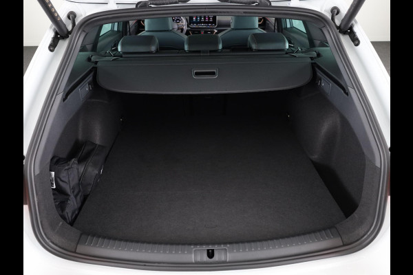 CUPRA Leon Sportstourer 1.5 TSI e-Hybrid Business 204PK | Panoramadak | Sennheiser | 19 Inch | Achteruitrijcamera |