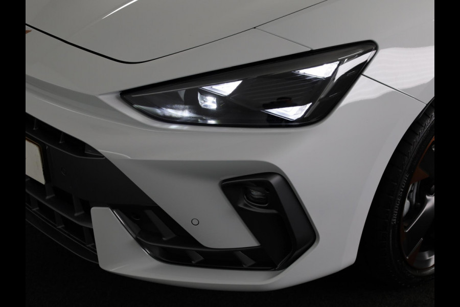 CUPRA Leon Sportstourer 1.5 TSI e-Hybrid Business 204PK | Panoramadak | Sennheiser | 19 Inch | Achteruitrijcamera |