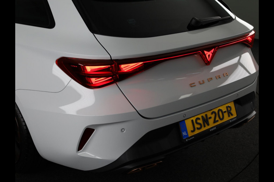 CUPRA Leon Sportstourer 1.5 TSI e-Hybrid Business 204PK | Panoramadak | Sennheiser | 19 Inch | Achteruitrijcamera |