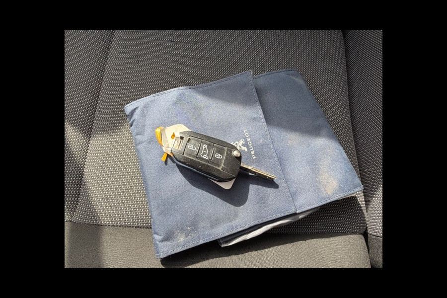 Peugeot Partner 1.6 BlueHDI Pro AIRCO I TREKHAAK I LAGE KILOMETERS I RONDOM KLEINE DEUKJES/KRASJES