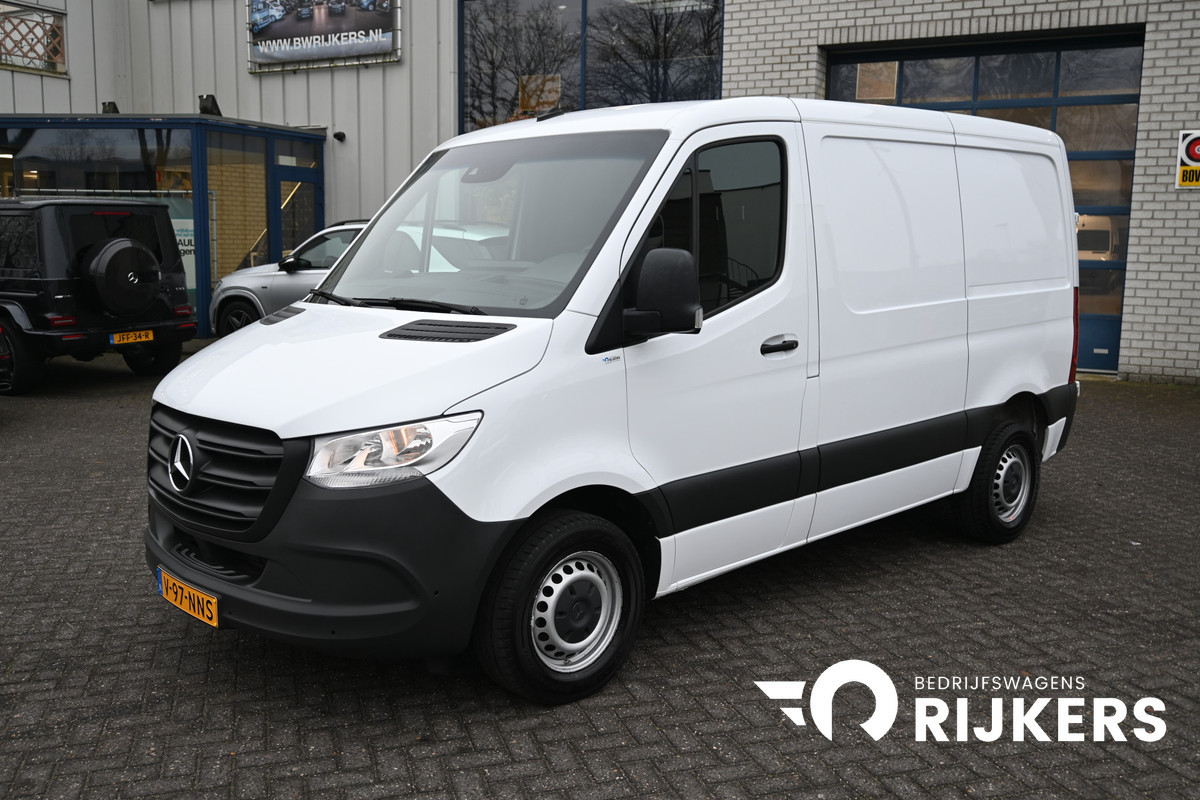 Mercedes-Benz Sprinter 211 CDI L1H1 FWD 3000 kg Trekgewicht, MBUX navigatie met parkeerpakket, Etc.