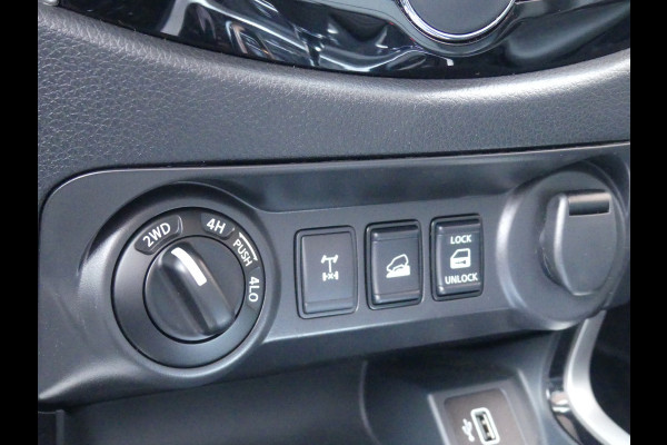 Nissan Navara 2.3 dCi Tekna 190PK 4WD 3500KG Trekgewicht Camera/PDC/Navigatie
