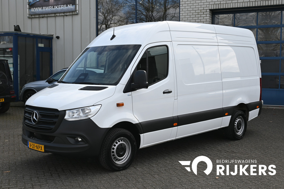 Mercedes-Benz Sprinter 317 CDI L2H2 Pro MBUX Navigatie, Geveerde stoel, Winterpakket, Etc.