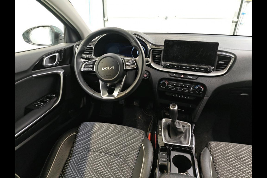 Kia Ceed 1.5 T-GDi DynamicPlusLine | 28000 KM | 140 PK | Virtual Cockpit | Navigatie | Stuurwielverwarming