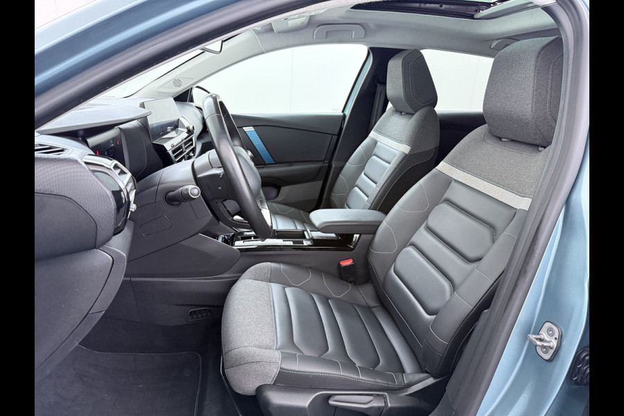 Citroën Ë-C4 50kWh SOH 100% Panorama-Schuifdak Stoel+Stuurverwarming Head-Up Display Adap.Cruise 360°Camera Apple Carplay Android Auto Navi E Keyless Lmv Led Isofix DAB Lane Assist Voorruitverwarming Regen-Lichtsensor Dodehoek detector Bluetooth Rijstrooksensor