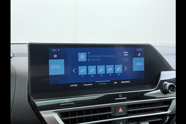 Citroën Ë-C4 50kWh SOH 100% Panorama-Schuifdak Stoel+Stuurverwarming Head-Up Display Adap.Cruise 360°Camera Apple Carplay Android Auto Navi E Keyless Lmv Led Isofix DAB Lane Assist Voorruitverwarming Regen-Lichtsensor Dodehoek detector Bluetooth Rijstrooksensor