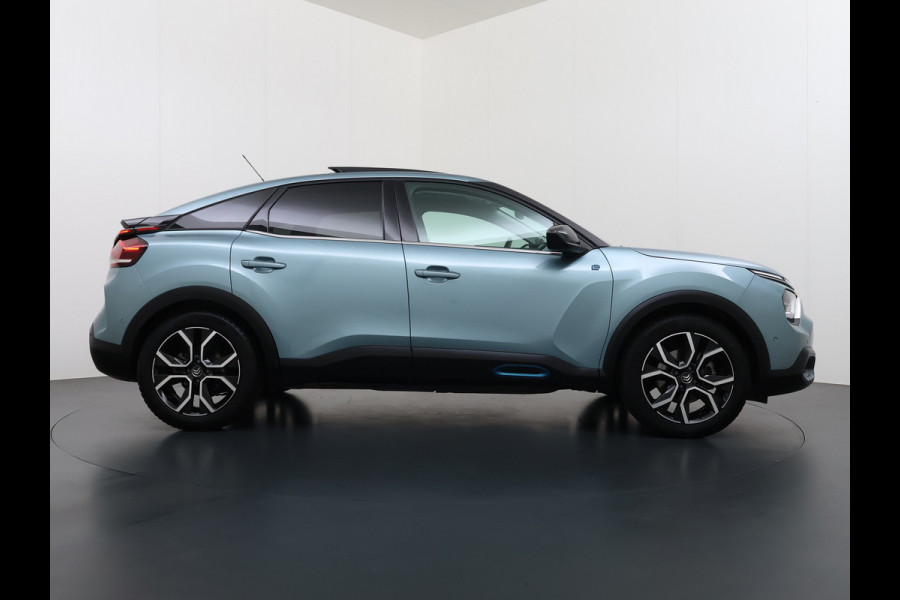 Citroën Ë-C4 50kWh SOH 100% Panorama-Schuifdak Stoel+Stuurverwarming Head-Up Display Adap.Cruise 360°Camera Apple Carplay Android Auto Navi E Keyless Lmv Led Isofix DAB Lane Assist Voorruitverwarming Regen-Lichtsensor Dodehoek detector Bluetooth Rijstrooksensor