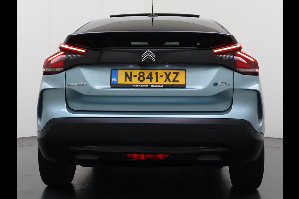 Citroën Ë-C4 50kWh SOH 100% Panorama-Schuifdak Stoel+Stuurverwarming Head-Up Display Adap.Cruise 360°Camera Apple Carplay Android Auto Navi E Keyless Lmv Led Isofix DAB Lane Assist Voorruitverwarming Regen-Lichtsensor Dodehoek detector Bluetooth Rijstrooksensor