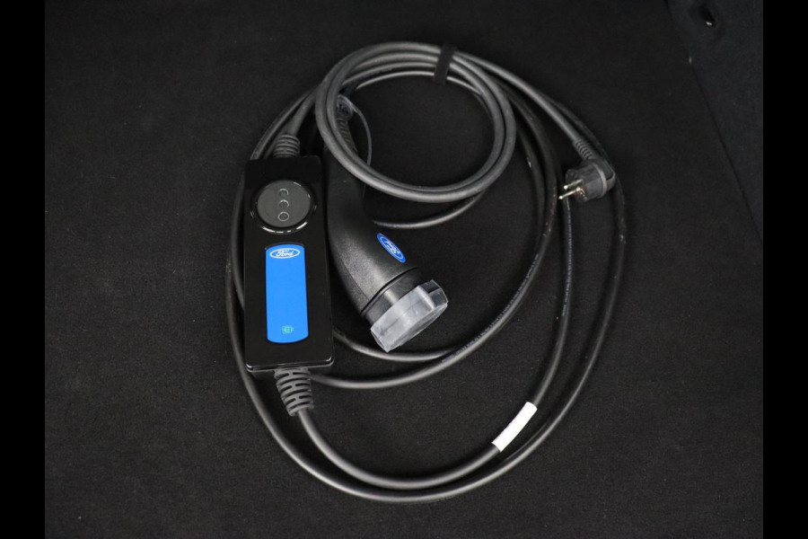 Ford Kuga 2.5 PHEV Titanium | SOH 91,5% | Trekhaak | Stoelverwarming | Adaptive cruise | Camera | Caplay | Navigatie | Dodehoek detectie | Keyless | Digital Cockpit | Achterbankverwarming | Plug In