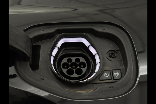 Ford Kuga 2.5 PHEV Titanium | SOH 91,5% | Trekhaak | Stoelverwarming | Adaptive cruise | Camera | Caplay | Navigatie | Dodehoek detectie | Keyless | Digital Cockpit | Achterbankverwarming | Plug In