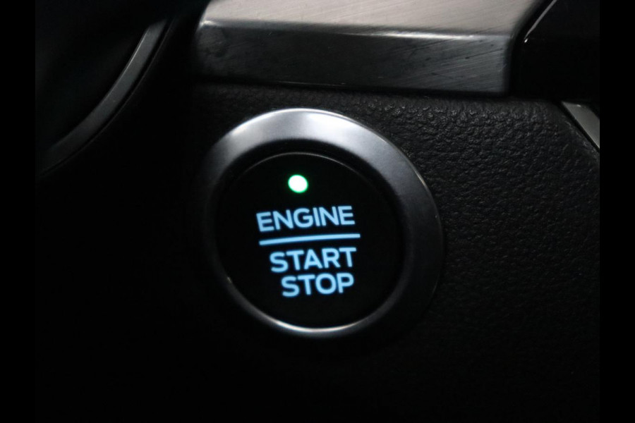Ford Kuga 2.5 PHEV Titanium | SOH 91,5% | Trekhaak | Stoelverwarming | Adaptive cruise | Camera | Caplay | Navigatie | Dodehoek detectie | Keyless | Digital Cockpit | Achterbankverwarming | Plug In