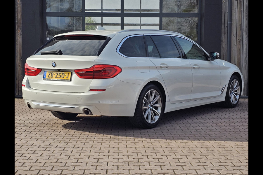 BMW 5 Serie Touring 520i High Executive Edition | Automaat | LED | Trekhaak | Parkeerhulp | Camera | Navi | Leder | Stoelverwarming |