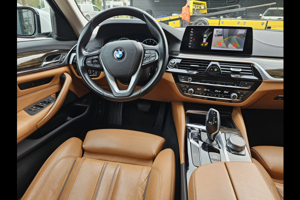 BMW 5 Serie Touring 520i High Executive Edition | Automaat | LED | Trekhaak | Parkeerhulp | Camera | Navi | Leder | Stoelverwarming |