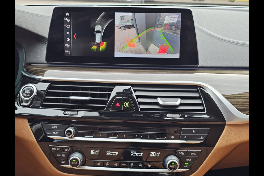 BMW 5 Serie Touring 520i High Executive Edition | Automaat | LED | Trekhaak | Parkeerhulp | Camera | Navi | Leder | Stoelverwarming |