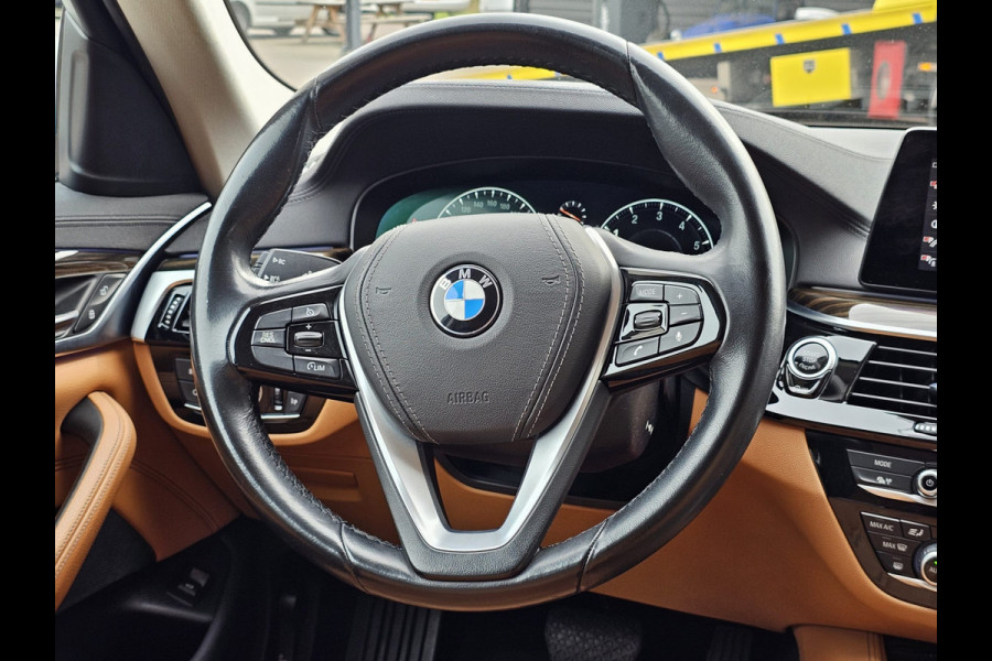 BMW 5 Serie Touring 520i High Executive Edition | Automaat | LED | Trekhaak | Parkeerhulp | Camera | Navi | Leder | Stoelverwarming |