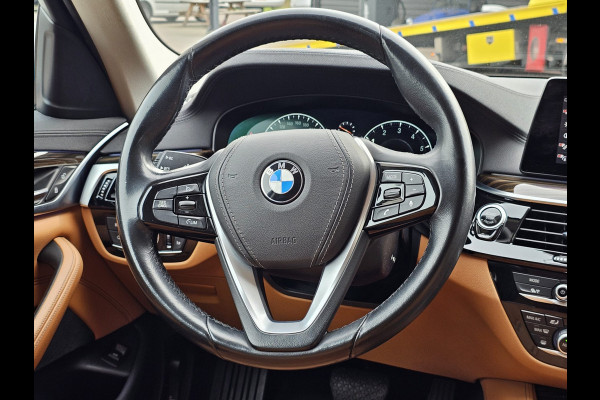 BMW 5 Serie Touring 520i High Executive Edition | Automaat | LED | Trekhaak | Parkeerhulp | Camera | Navi | Leder | Stoelverwarming |