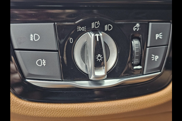 BMW 5 Serie Touring 520i High Executive Edition | Automaat | LED | Trekhaak | Parkeerhulp | Camera | Navi | Leder | Stoelverwarming |