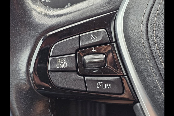 BMW 5 Serie Touring 520i High Executive Edition | Automaat | LED | Trekhaak | Parkeerhulp | Camera | Navi | Leder | Stoelverwarming |