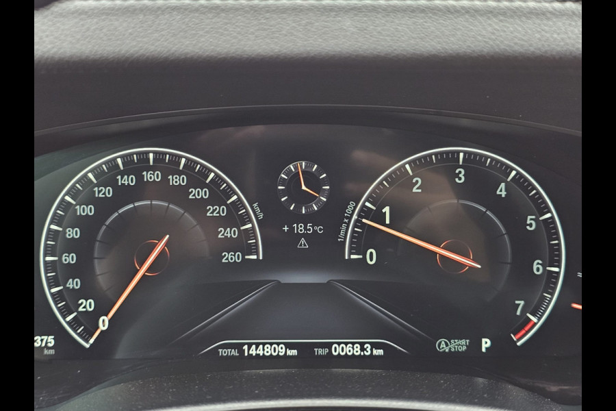 BMW 5 Serie Touring 520i High Executive Edition | Automaat | LED | Trekhaak | Parkeerhulp | Camera | Navi | Leder | Stoelverwarming |