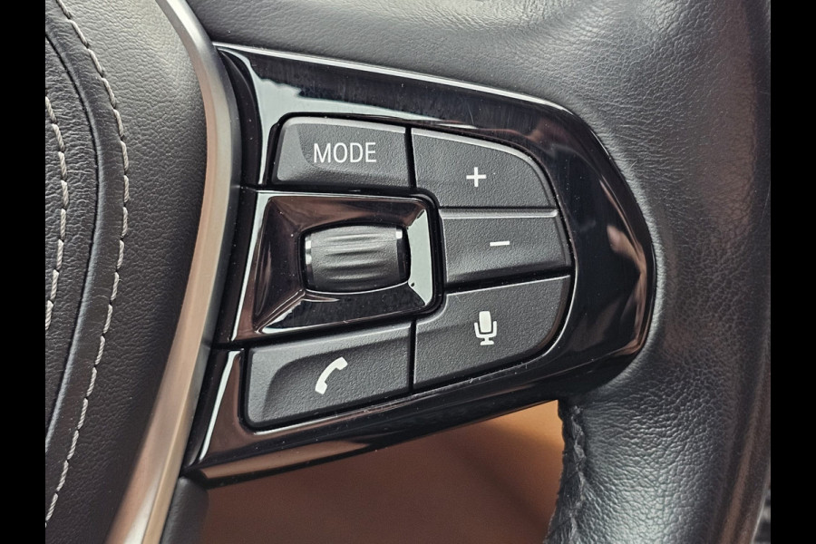 BMW 5 Serie Touring 520i High Executive Edition | Automaat | LED | Trekhaak | Parkeerhulp | Camera | Navi | Leder | Stoelverwarming |