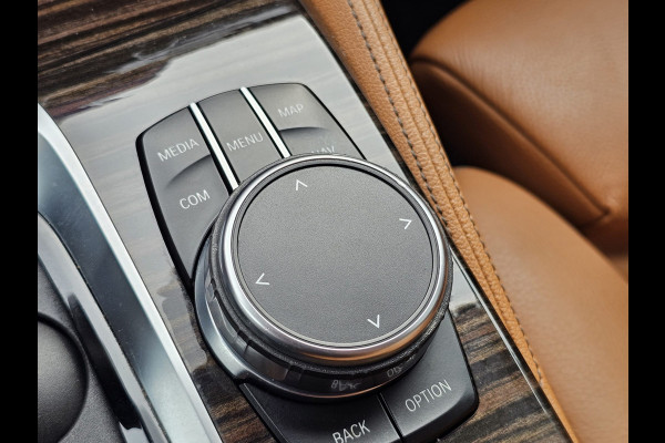 BMW 5 Serie Touring 520i High Executive Edition | Automaat | LED | Trekhaak | Parkeerhulp | Camera | Navi | Leder | Stoelverwarming |