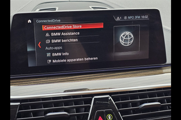 BMW 5 Serie Touring 520i High Executive Edition | Automaat | LED | Trekhaak | Parkeerhulp | Camera | Navi | Leder | Stoelverwarming |