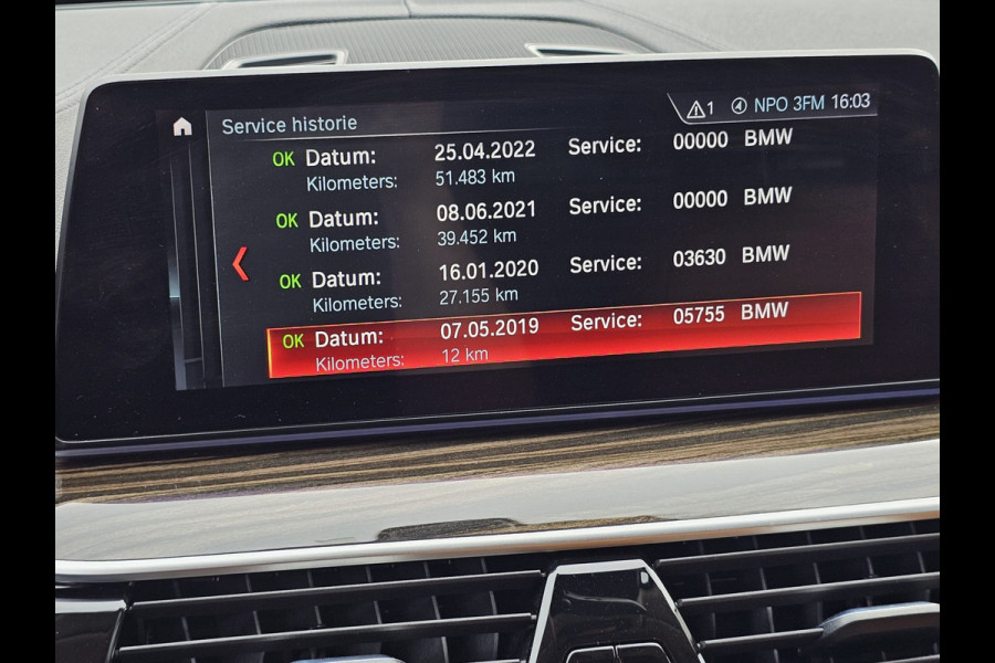 BMW 5 Serie Touring 520i High Executive Edition | Automaat | LED | Trekhaak | Parkeerhulp | Camera | Navi | Leder | Stoelverwarming |