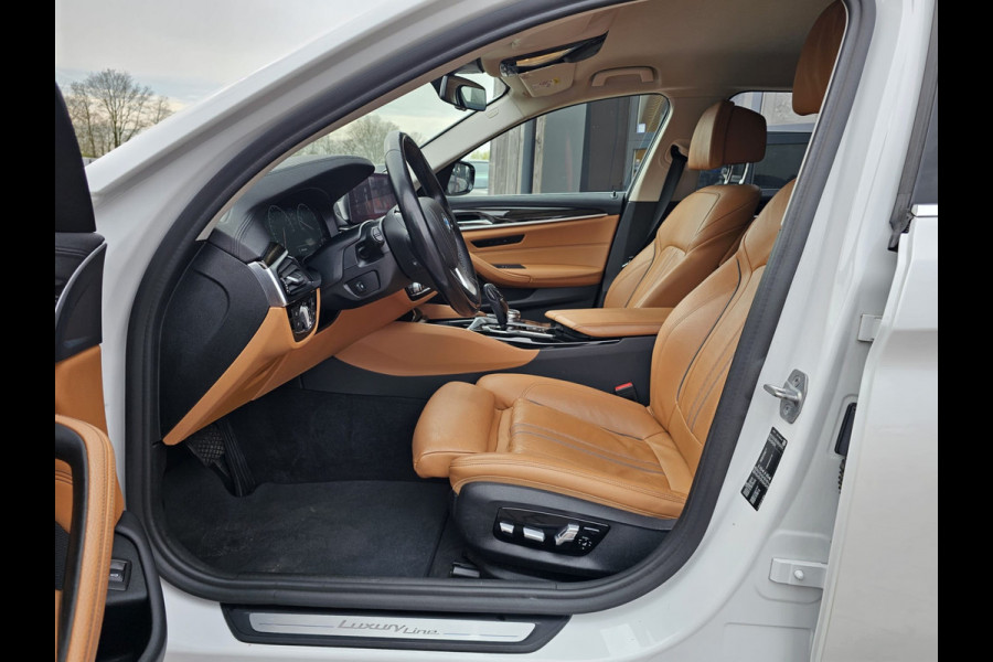 BMW 5 Serie Touring 520i High Executive Edition | Automaat | LED | Trekhaak | Parkeerhulp | Camera | Navi | Leder | Stoelverwarming |