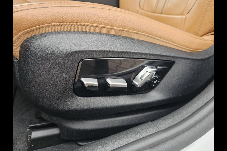 BMW 5 Serie Touring 520i High Executive Edition | Automaat | LED | Trekhaak | Parkeerhulp | Camera | Navi | Leder | Stoelverwarming |