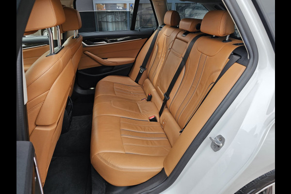 BMW 5 Serie Touring 520i High Executive Edition | Automaat | LED | Trekhaak | Parkeerhulp | Camera | Navi | Leder | Stoelverwarming |