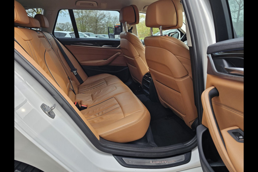 BMW 5 Serie Touring 520i High Executive Edition | Automaat | LED | Trekhaak | Parkeerhulp | Camera | Navi | Leder | Stoelverwarming |